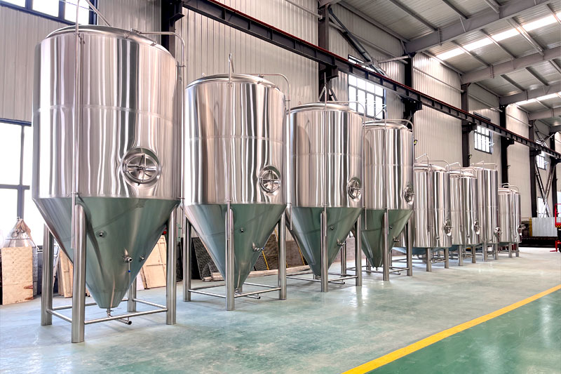 <b>60bbl fermenters and BBTs shipped to the US</b>