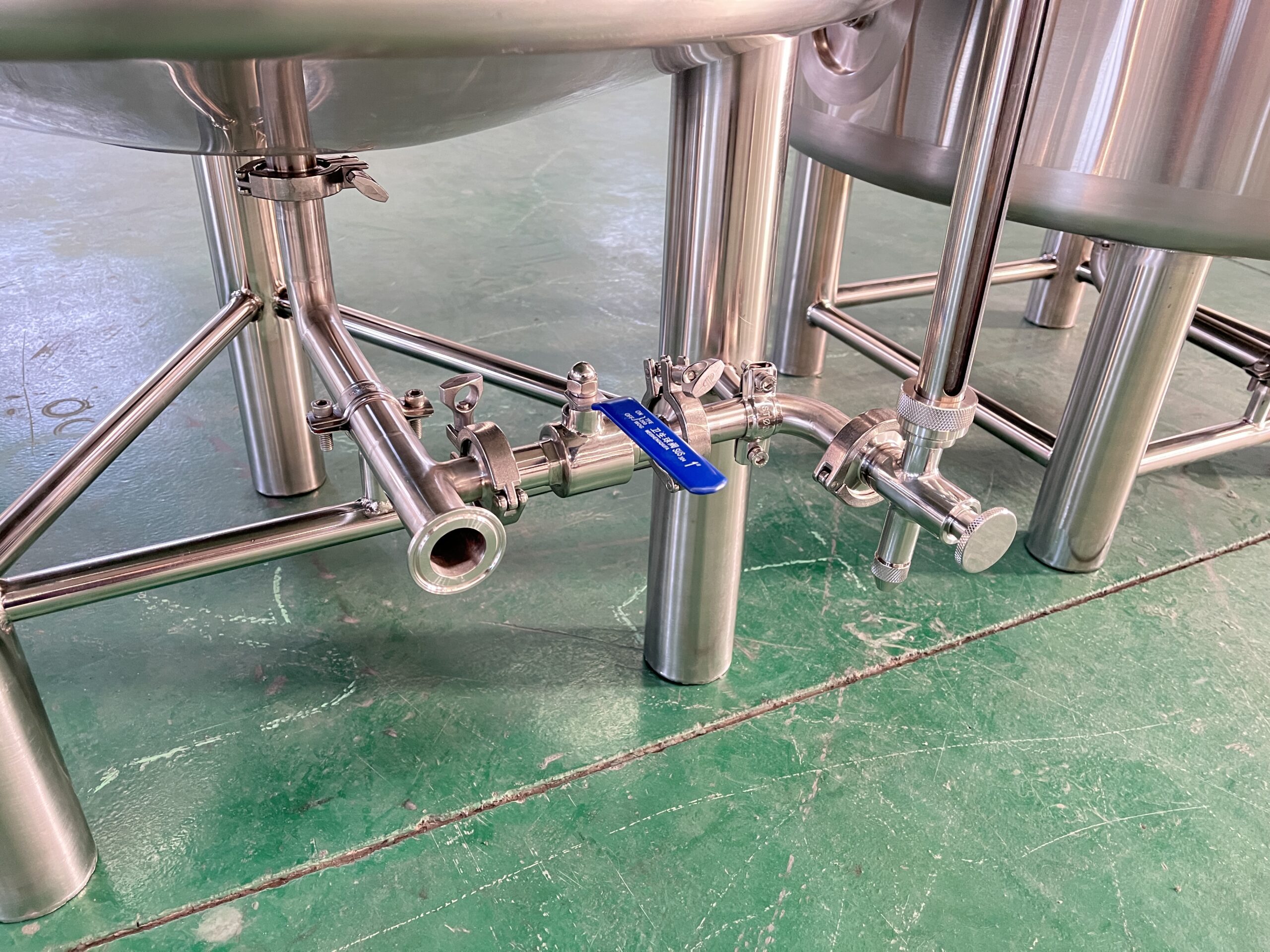 1 2 scaled Used 300L Brewery Equipment