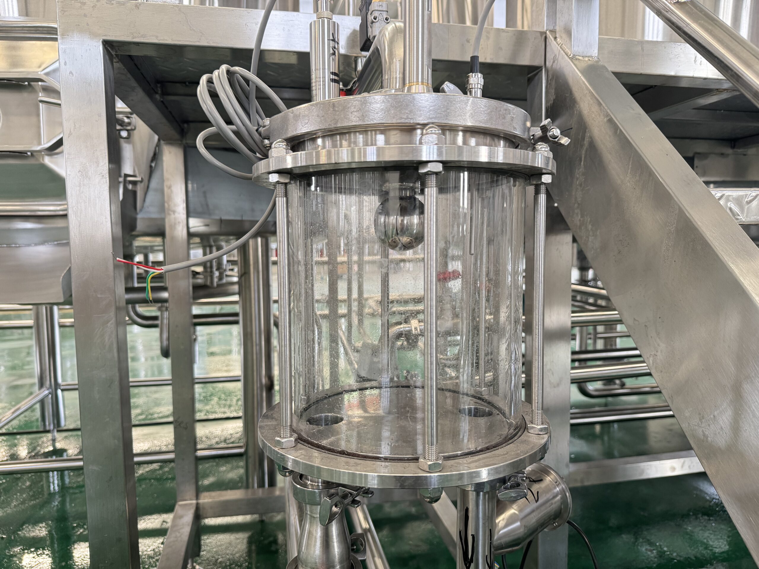4 29 scaled Used 1000L Brewery Equipment