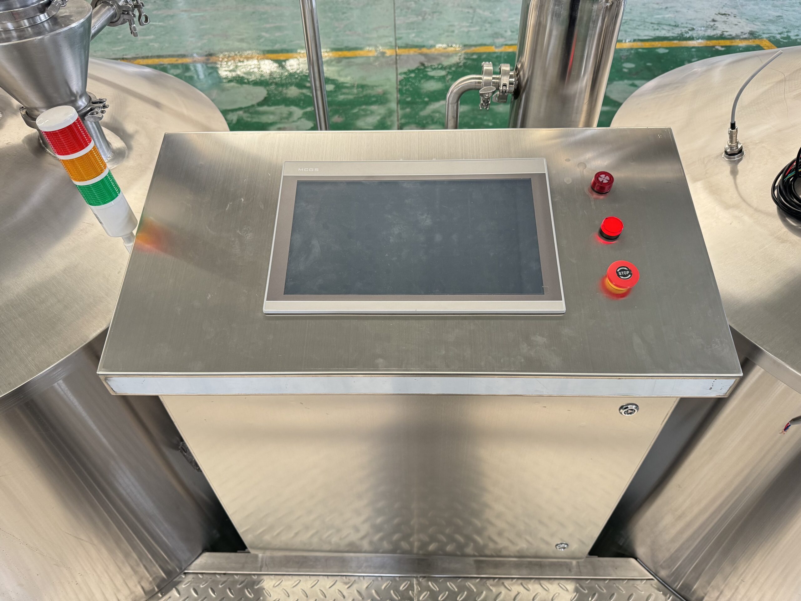 4 4 scaled Used 1000L Brewery Equipment