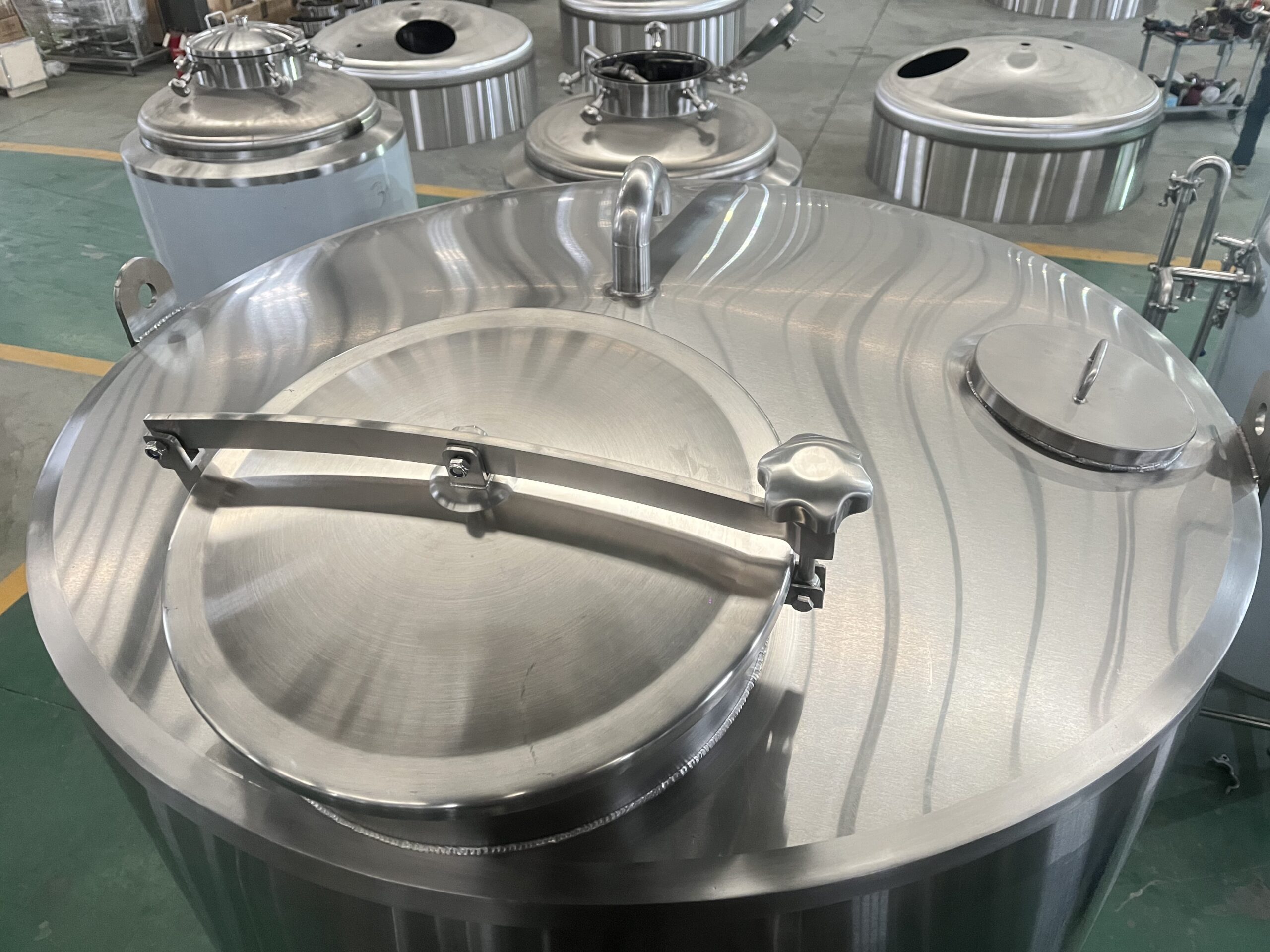 粉仓 4 scaled Used 1000L 2 vessel Brewery Equipment