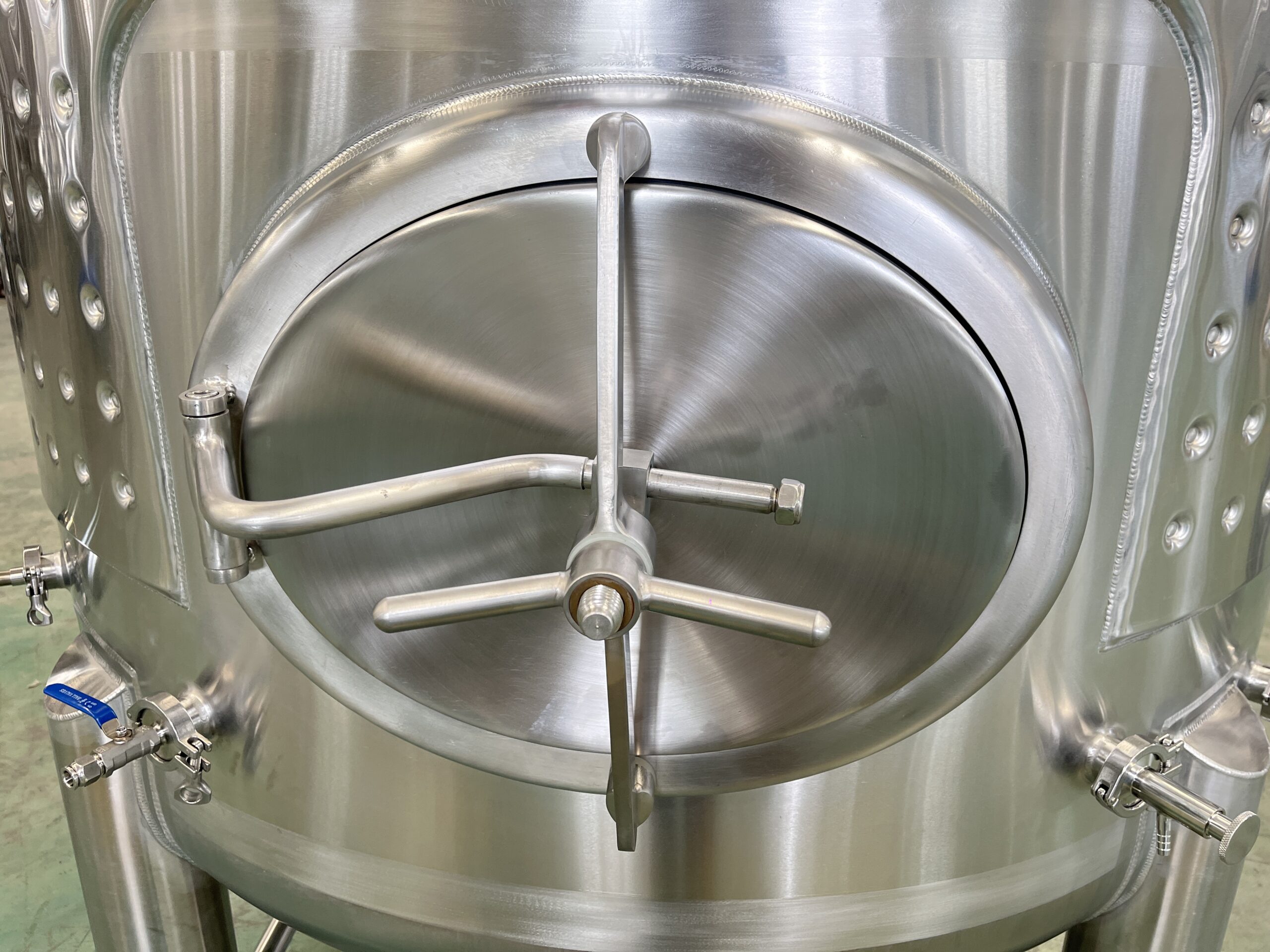 1 5 2 scaled 2000L Beverage Equipment
