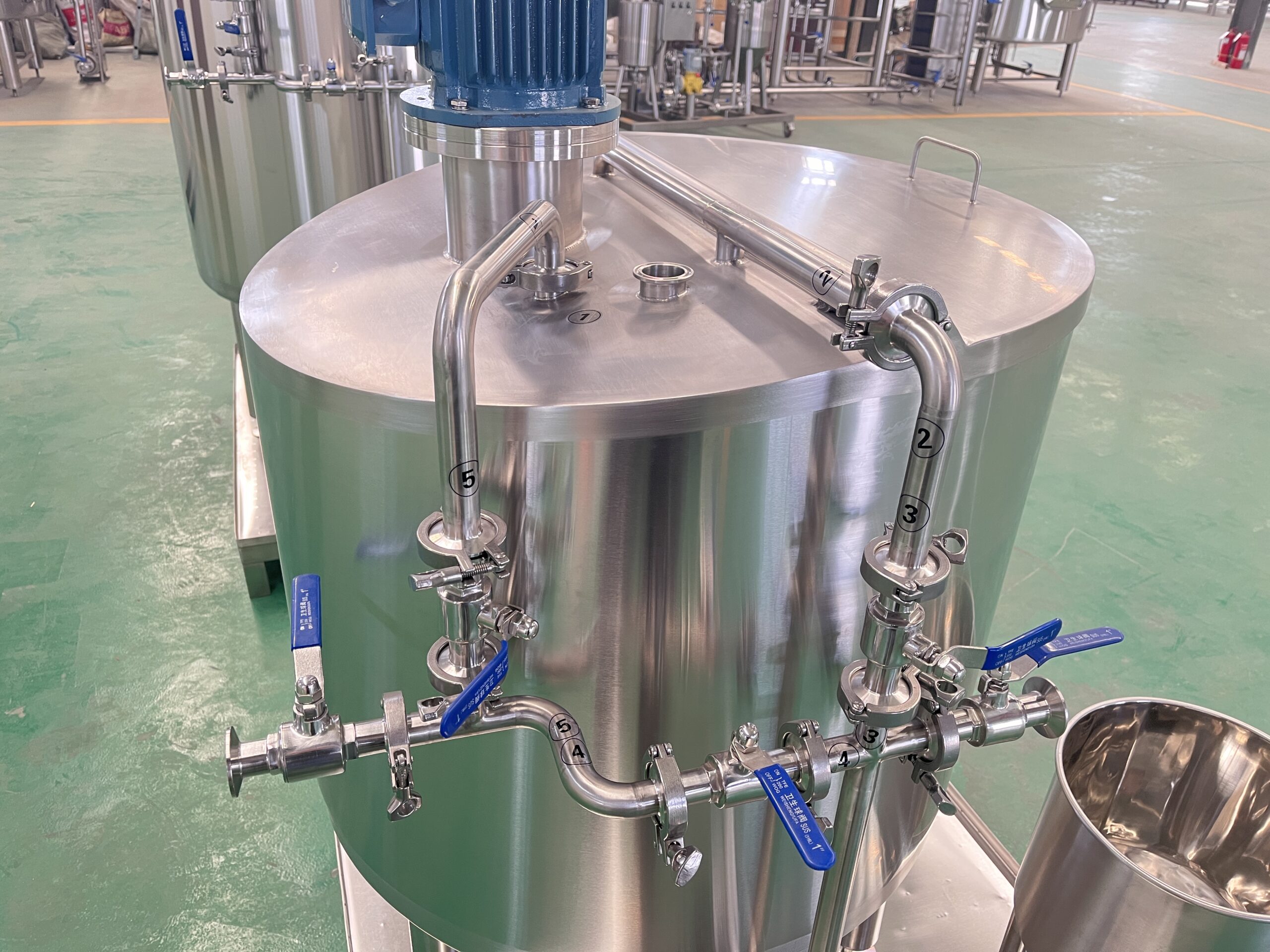 1 8 scaled 500L Beverage Equipment
