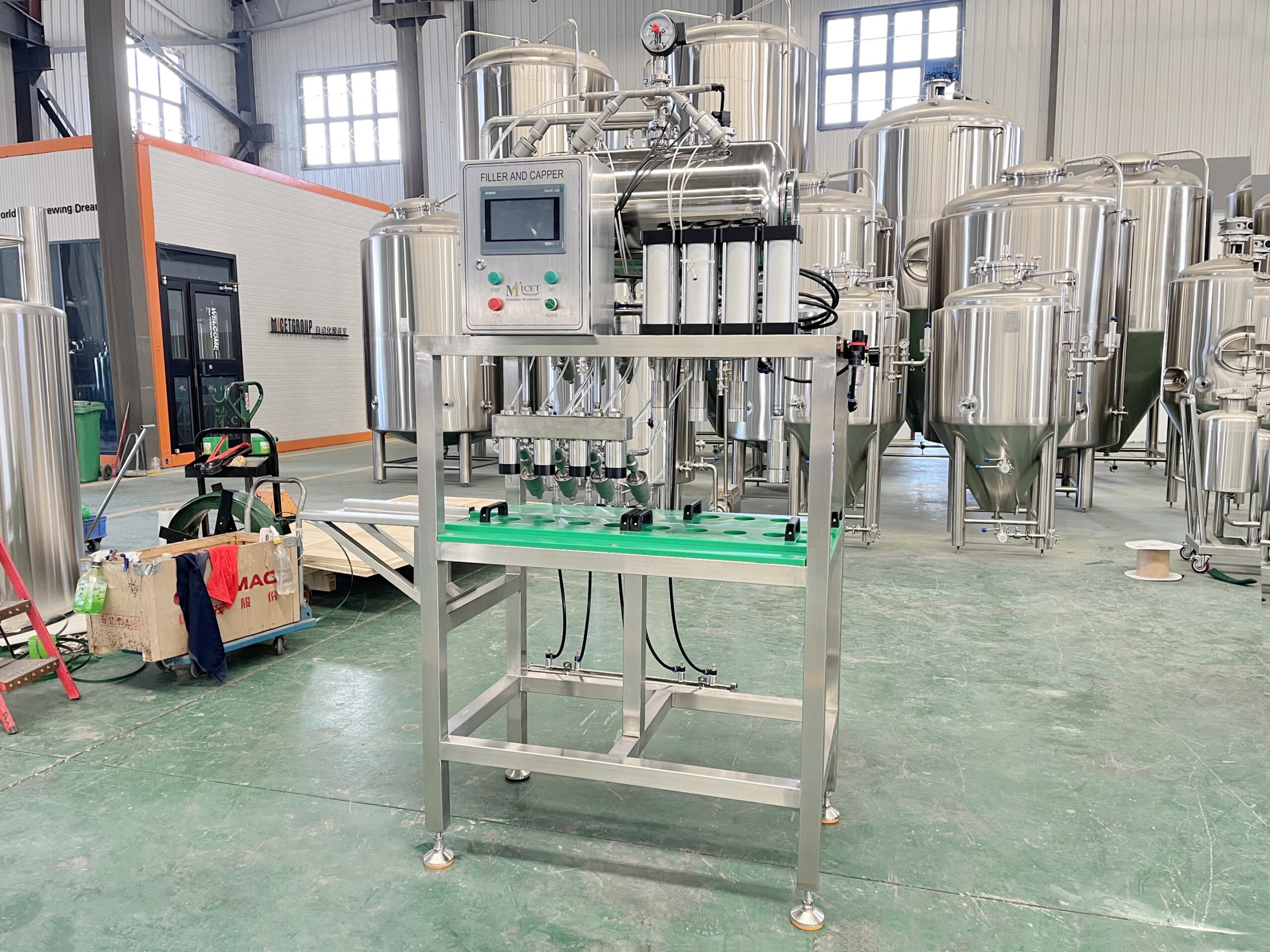 4-Head Manual Bottle Filling and Capping Machine 4 Heads Bottle filler and capper 2