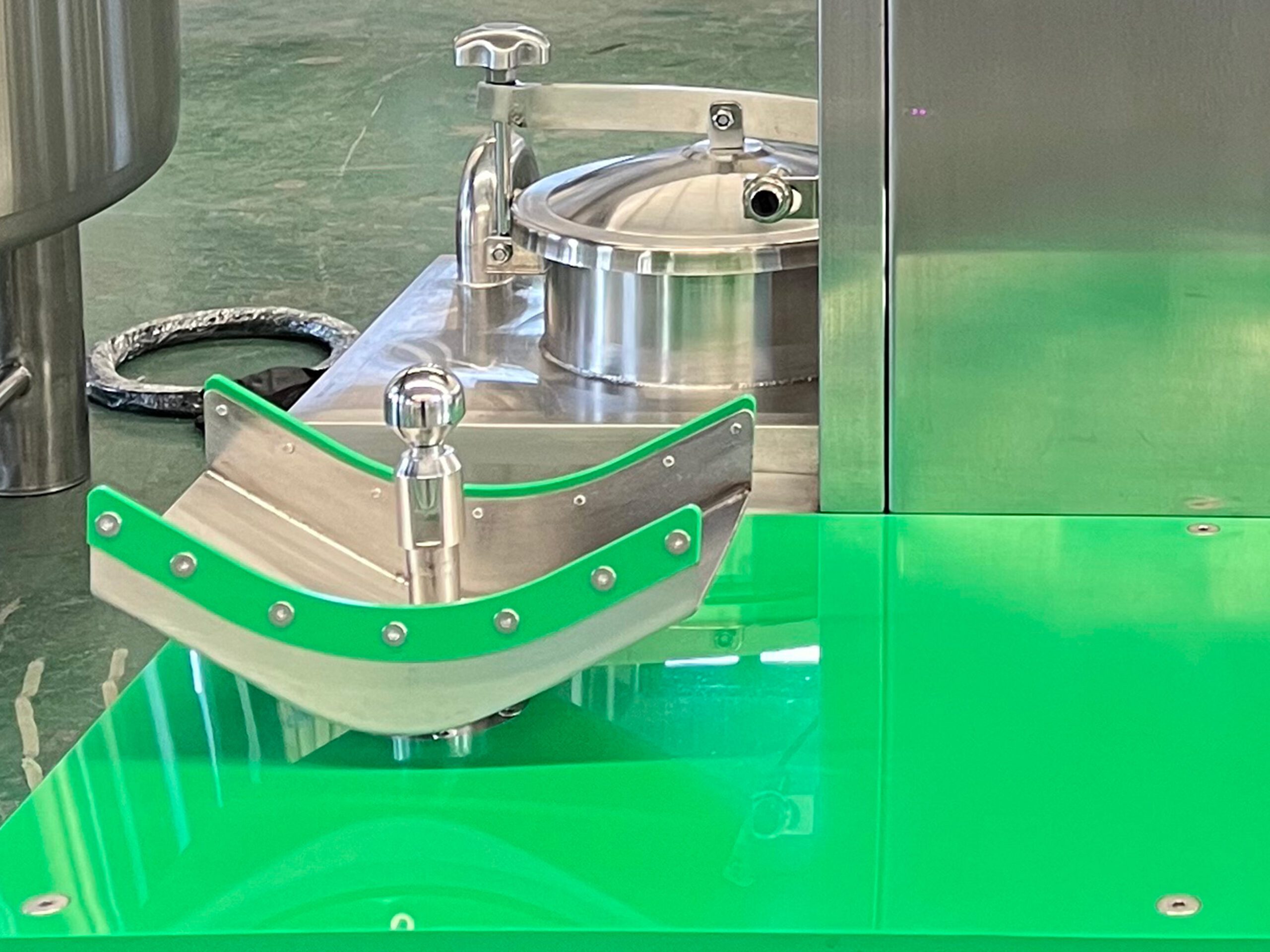 5 1 scaled 2-head Cask Keg Washing Machine