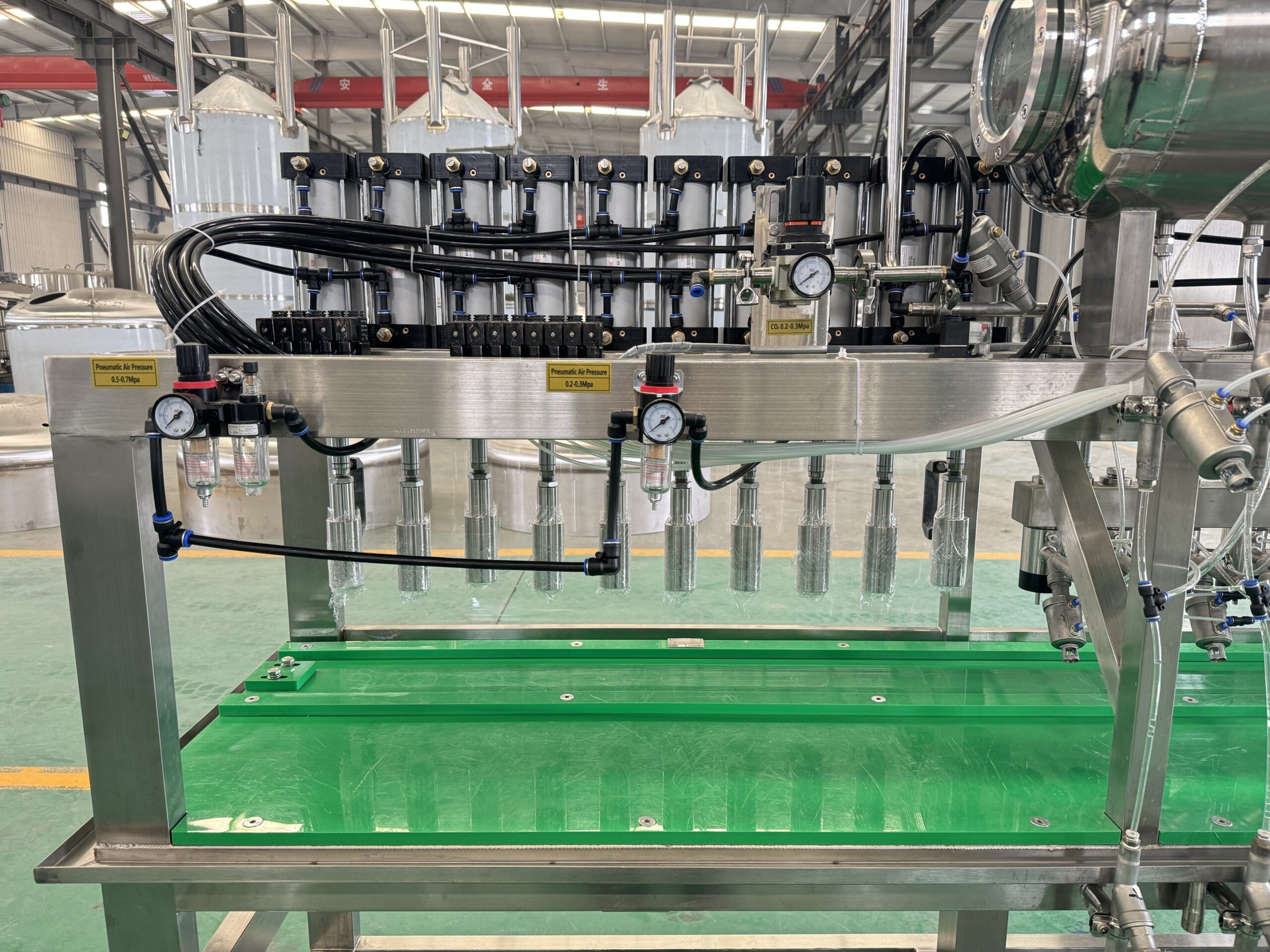 5 6 scaled Semi-Automatic 4/6/8/10 Head Bottle Filling & Capping Machine