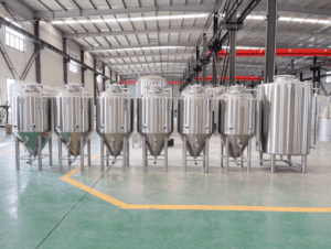 300L & 100L Brewery Equipment in Cambodia 图片3 4 300L & 100L Brewery Equipment in Cambodia