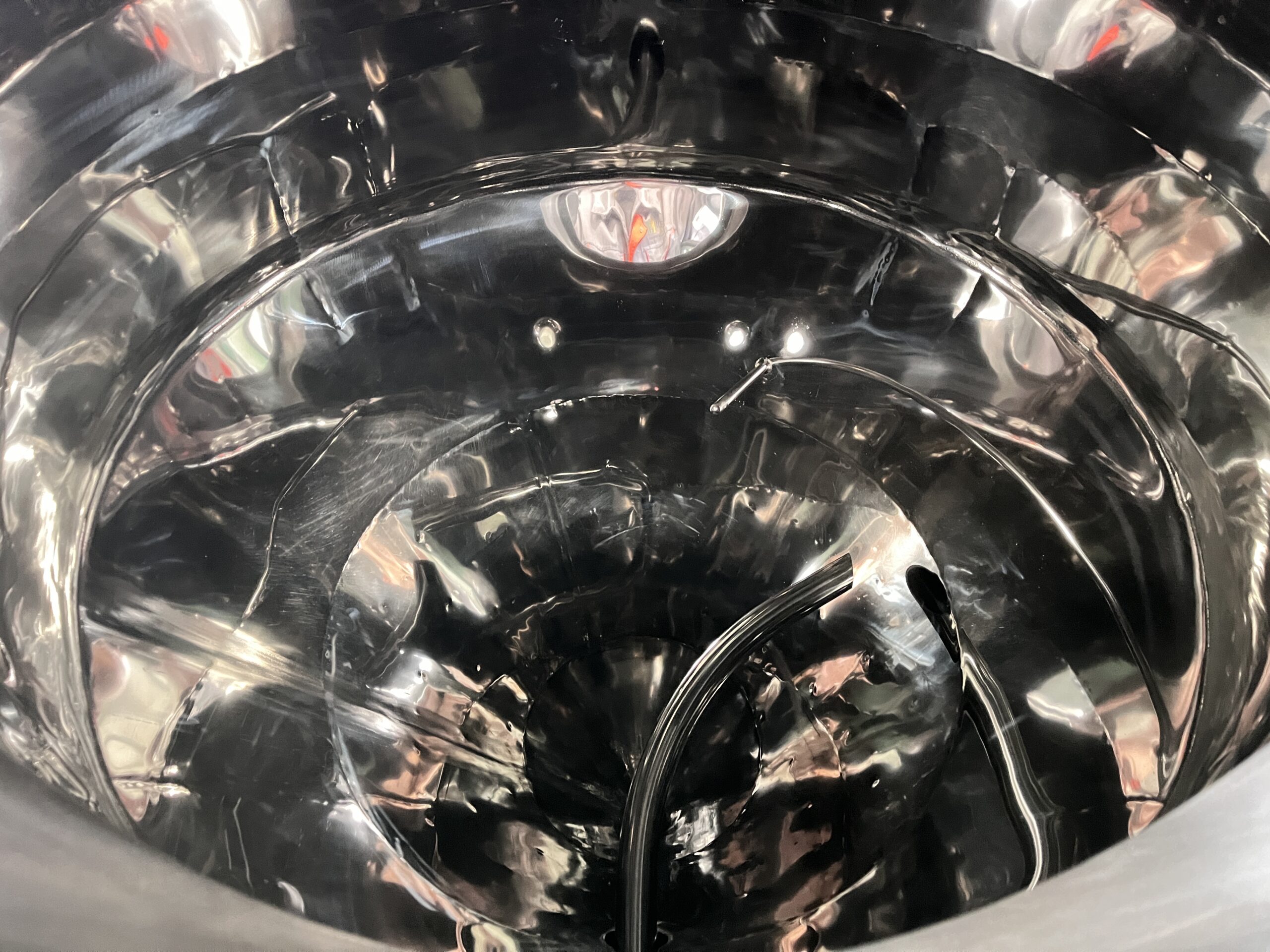 Small used fermentation tank for craft brewery reference