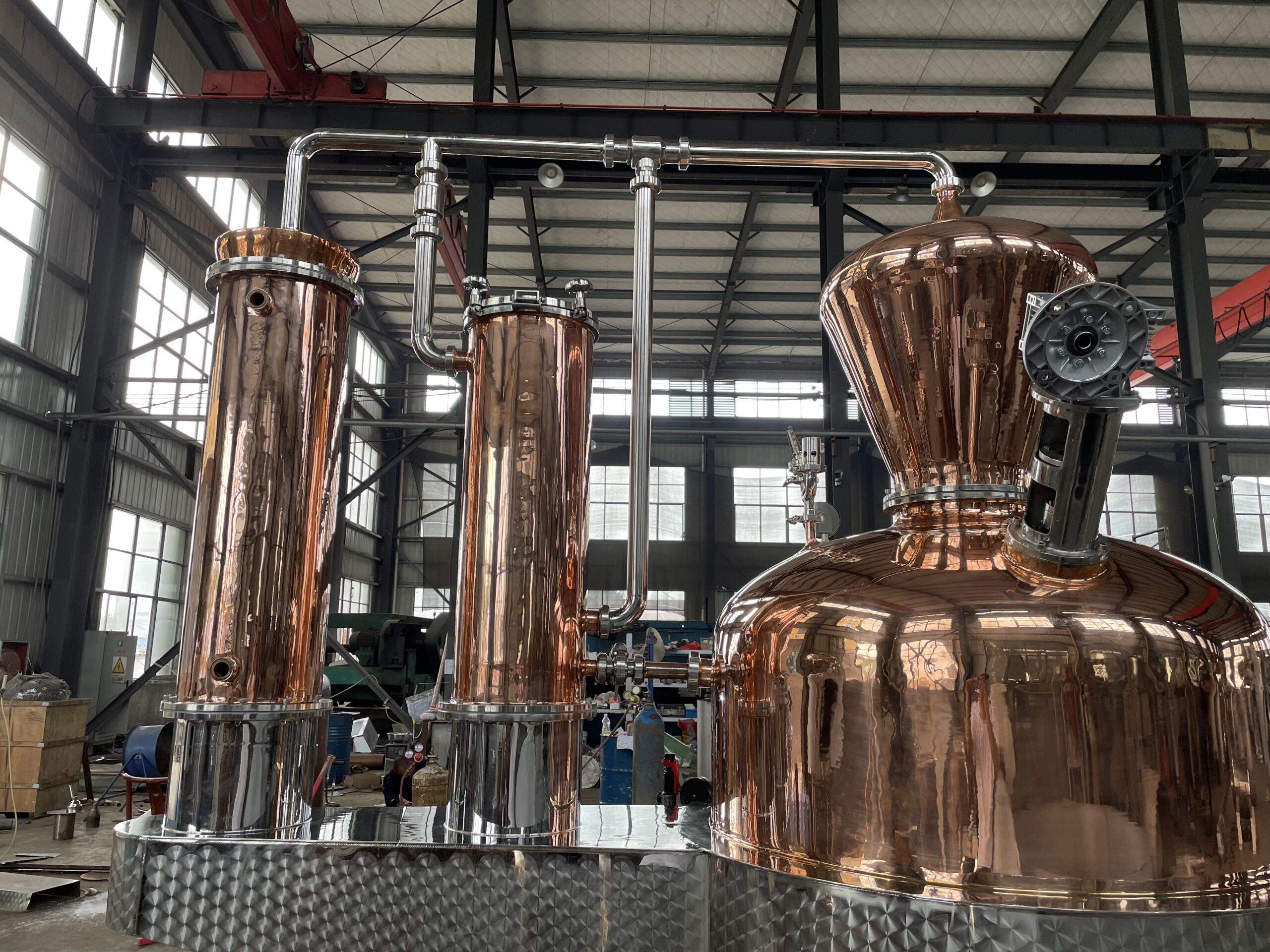 2000L distillery equipment with tanks and stills