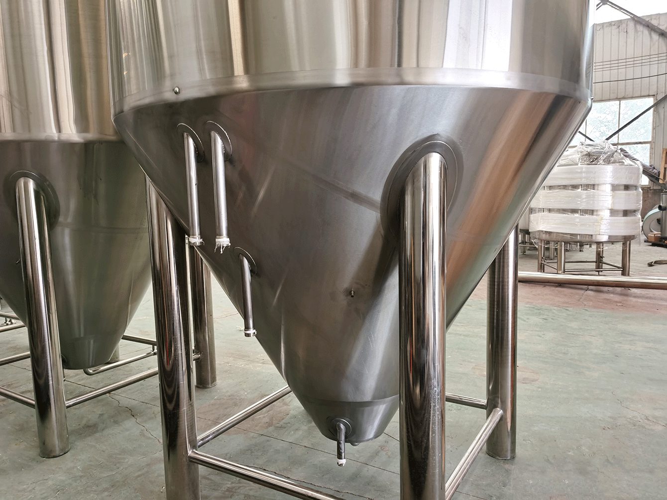 5000L conical fermenter with glycol cooling jackets