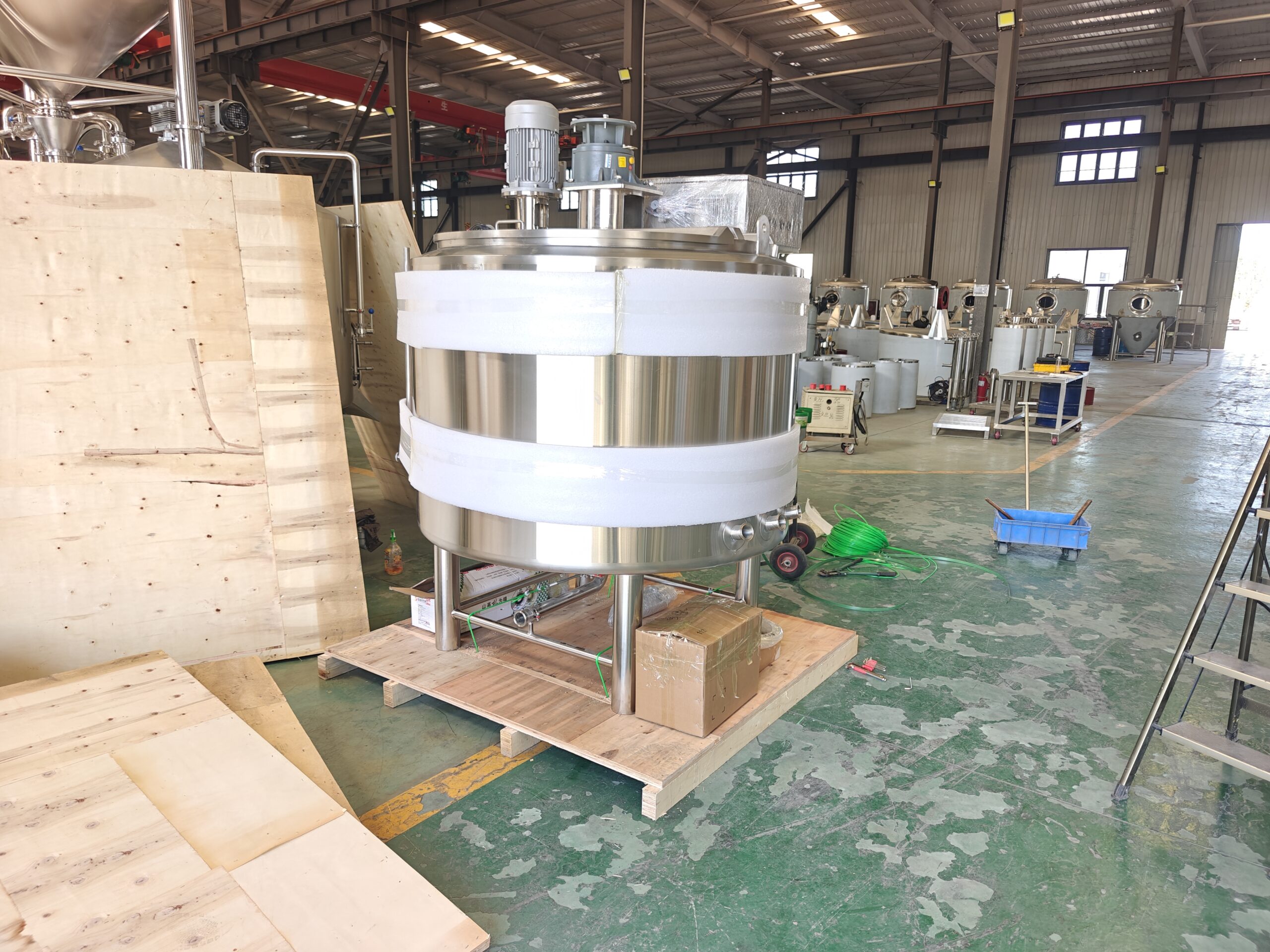 Used 1000L Stainless Steel Mixing Tank Successfully Shipped to the UK