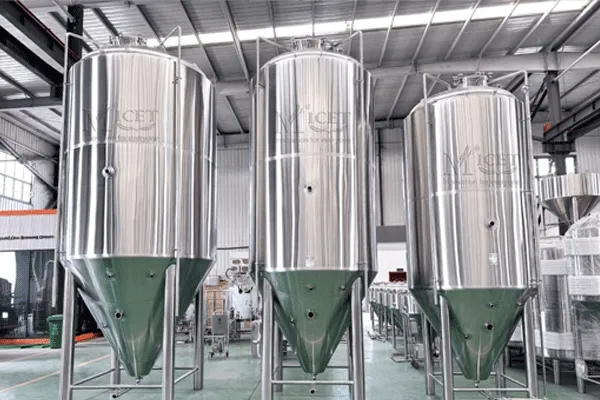 Stainless Steel Beer Brewing Equipment: How to Specify Tanks, Welds, CIP, and Fermenters for Commercial Brewing Stainless Steel Fermenters 1 Stainless Steel Beer Brewing Equipment: How to Specify Tanks, Welds, CIP, and Fermenters for Commercial Brewing